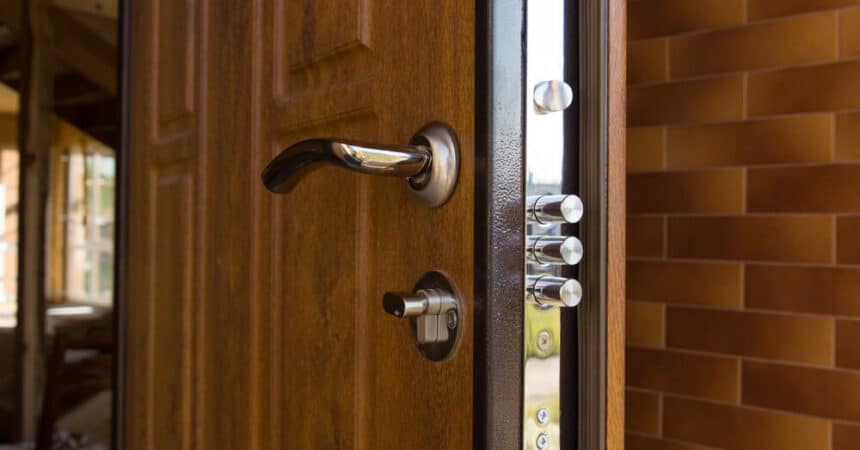 Upgrading Home Security: Best Lock Options for Your Front Door 🏠🔐